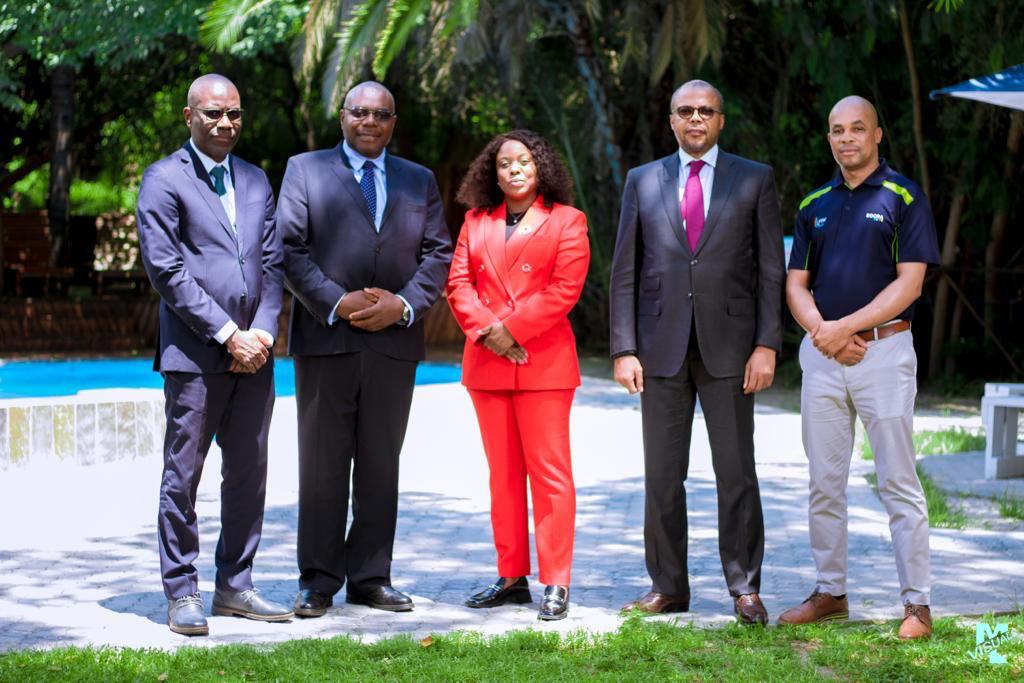 M. le Président de l'ARPTC et les membres du Secrétariat Générale de la CRASA